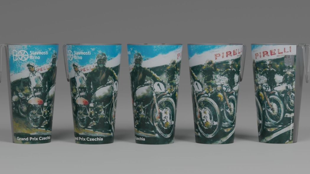 Kelímky s tématem motorek slavily úspěch. V Brně si je jako suvenýr odneslo 5000 lidí