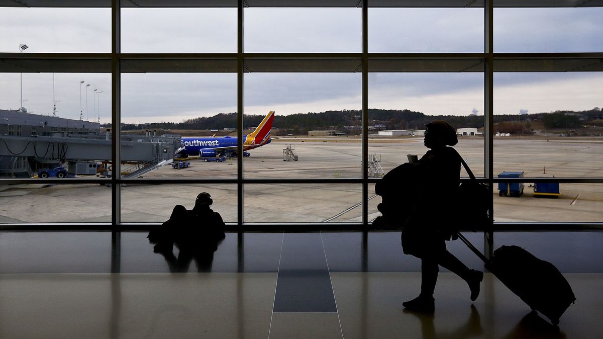 Zaměstnankyně aerolinek darovala pravidelnému pasažérovi ledvinu