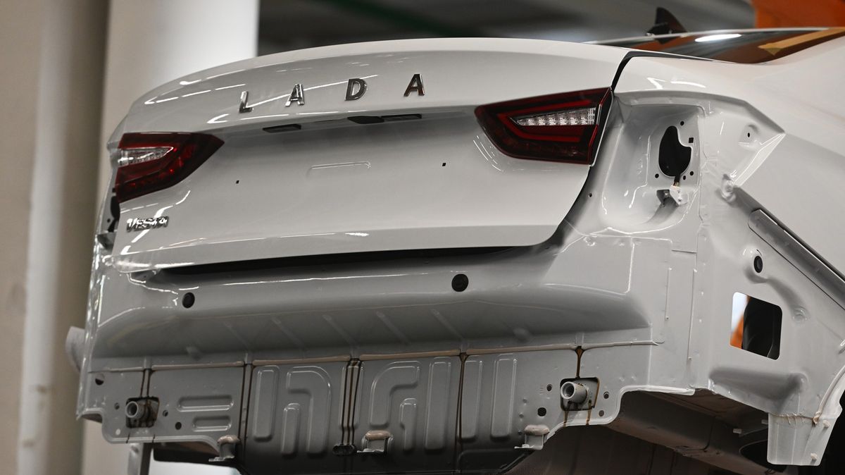 Ruská automobilka AvtoVAZ uvažuje o zavedení čtyřdenního pracovního týdne