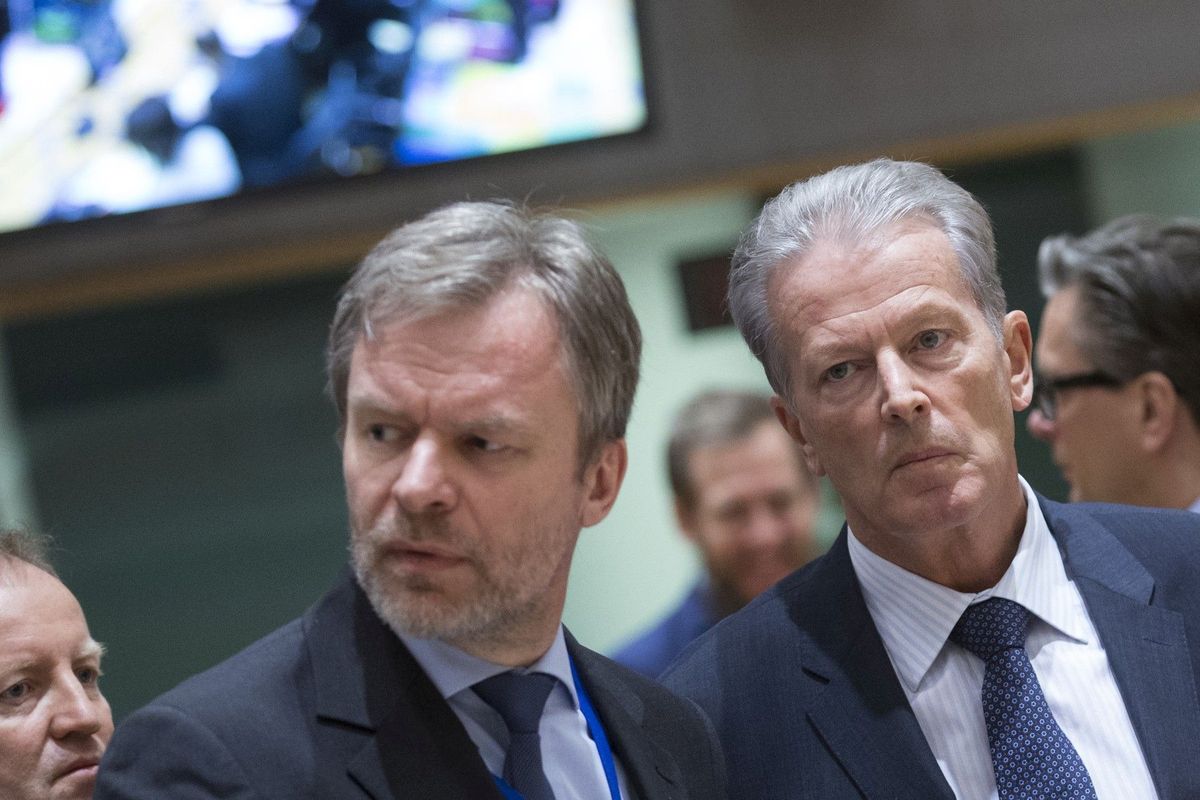 Je spojován se sadomasochistickým blogem. Rakouský velvyslanec při EU skončil
