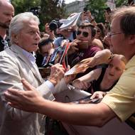 Michael Douglas ukázal, že svým fanouškům rozumí.