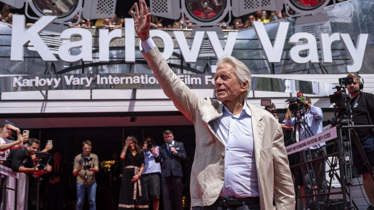 Čtvrté stadium rakoviny není procházka růžovým sadem, svěřil se ve Varech Michael Douglas