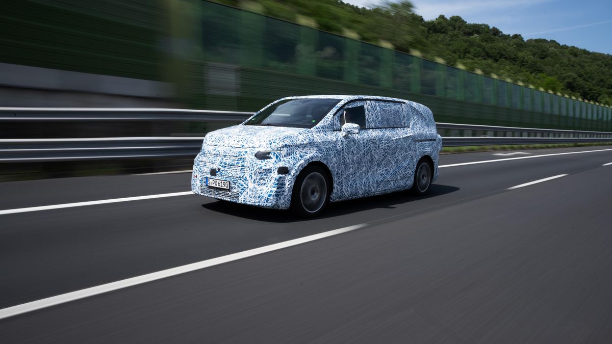 Mercedes poodhaluje novou elektrickou dodávku na dlouhé cesty