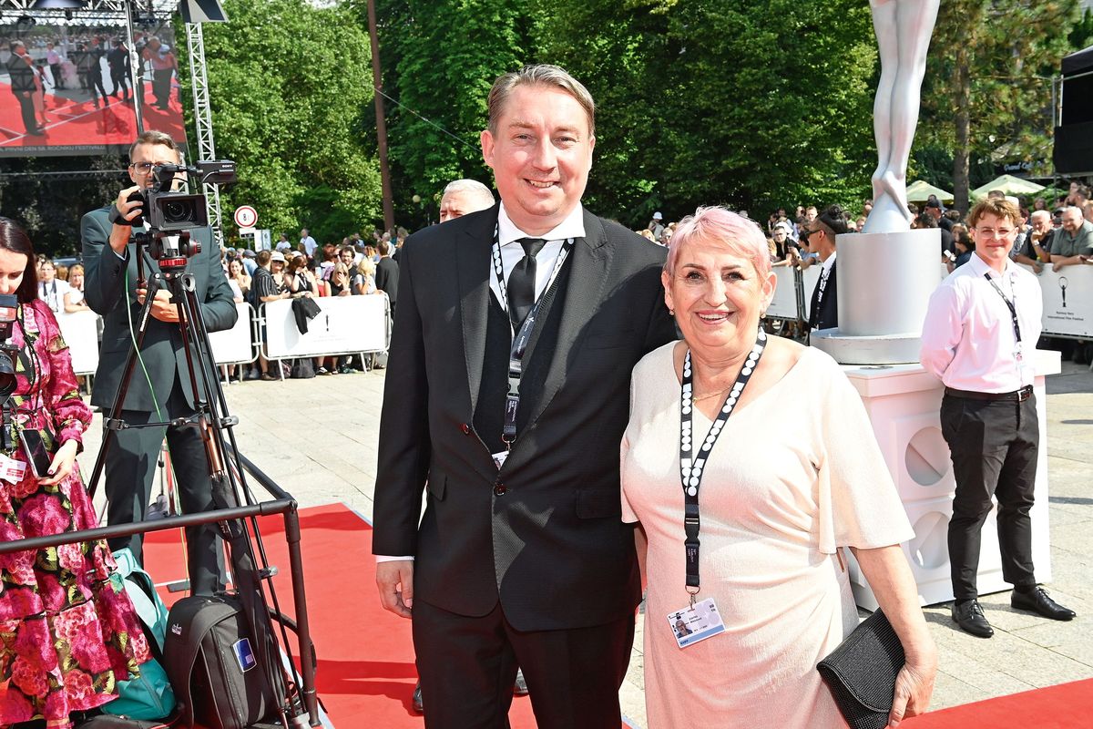 Igor Orozovič with his mother Zdenek.