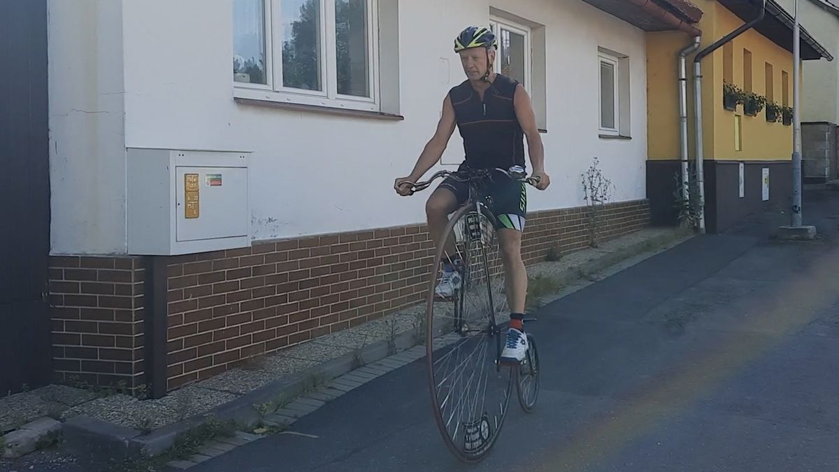 Druhý Čech na letošní Tour de France vyrazí do hor na kostitřasu   