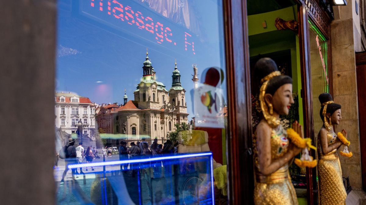 FOTO: Královskou cestu v Praze hyzdí jedna hrůza za druhou