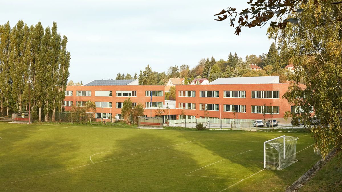 Škola jako učebnice. Žáci v Ondřejově mohou pozorovat, jak budova funguje