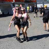 Ženy přicházejí na festival Beats For Love.