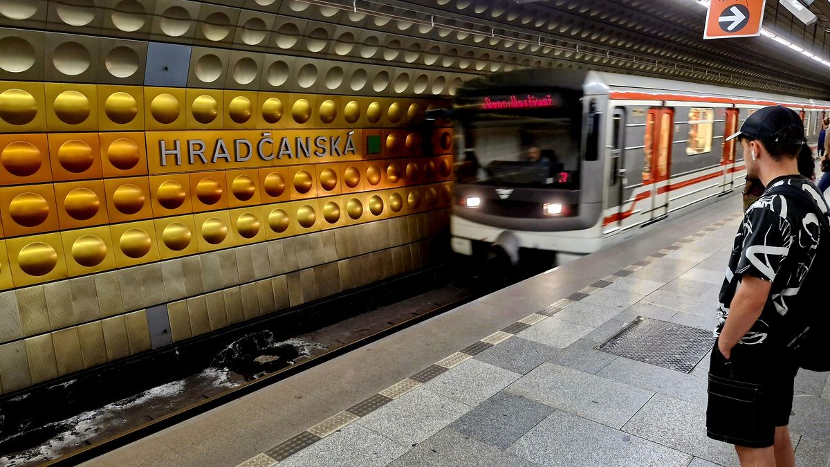 Rekonstrukce Hradčanské začne po průtazích až na jaře. Město se dál hádá s dopravním podnikem o výtahy