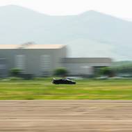 Bugatti W16 Mistral při testování v rychlostech až 300 km/h