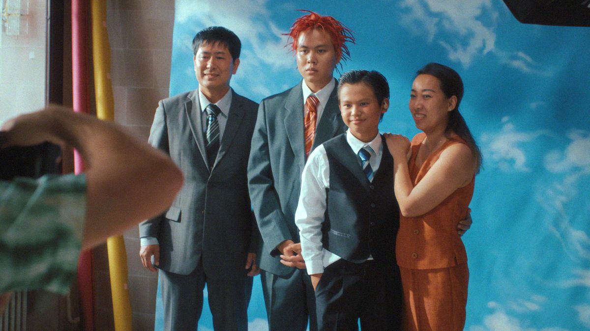 RECENZE: Po úspěchu ve Varech jde v kinech první česko-vietnamský film. Letní škola, 2001