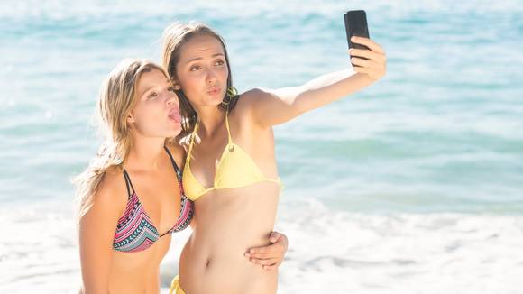 Evropa zpřísnila pravidla pro turisty. Může se prodražit i příliš dlouhý pokus o selfie