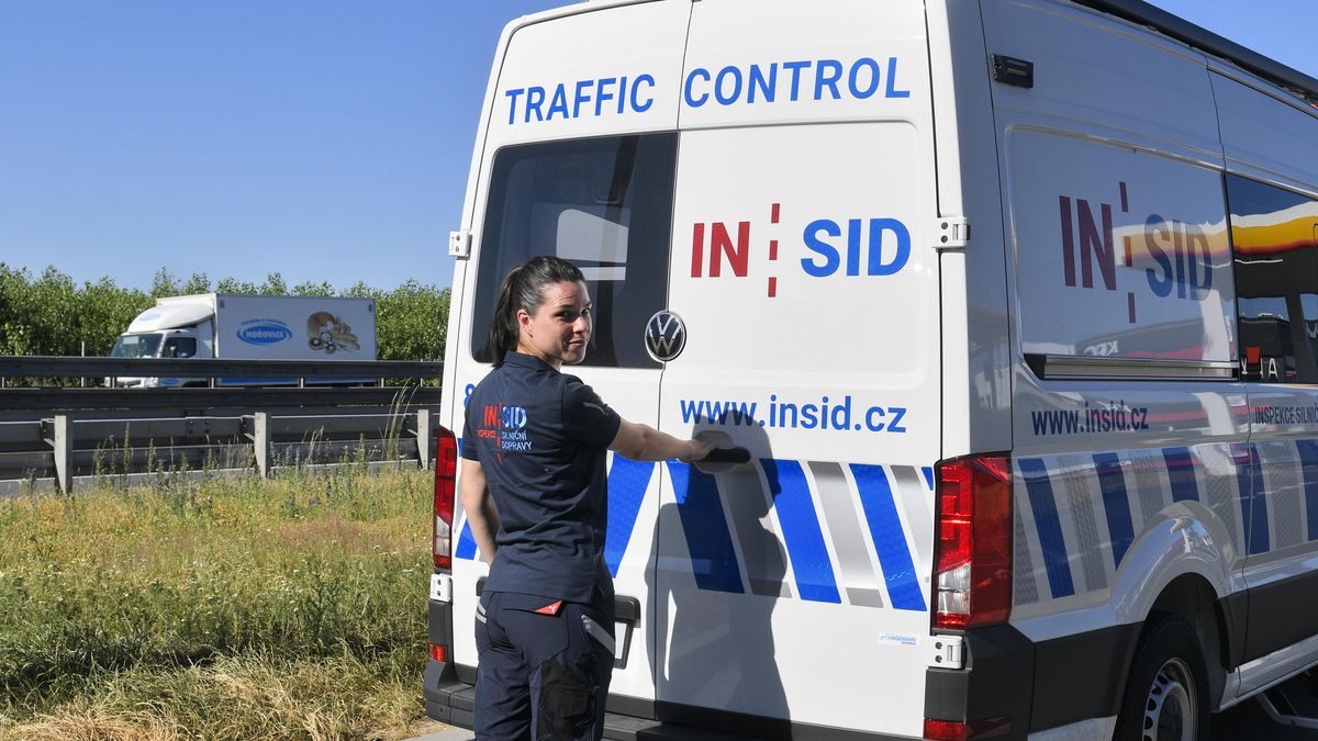 Zaměříme se na příliš kouřící osobní auta, říká šéf nových silničních inspektorů