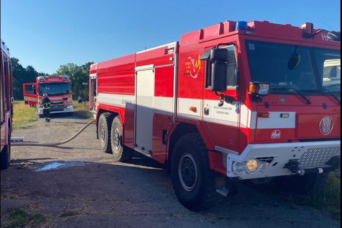 Na jihu Čech hoří drůbežárna. Hasiči vyhlásili druhý stupeň poplachu