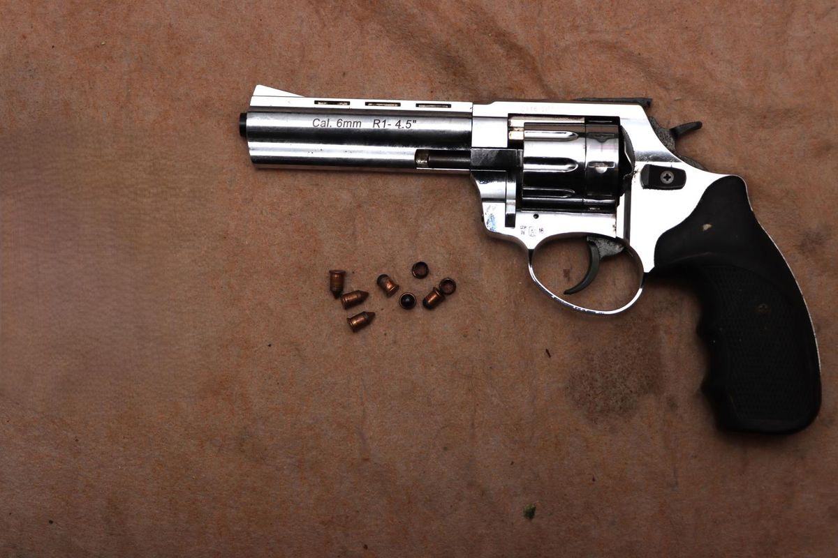 Ozbrojený muž vyhrožoval starostovi na Písecku. Zadržela ho zásahovka