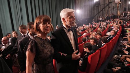 Prezident Pavel doprovodil na závěr festivalu Andreu Bartoškovou