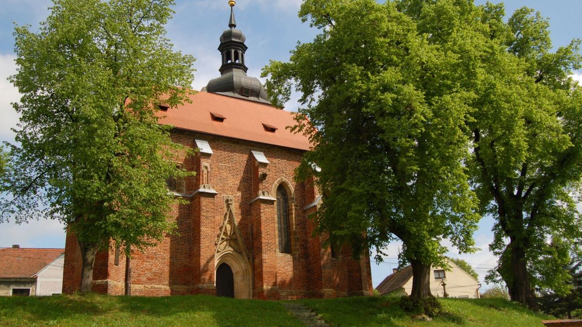 Nejsou peníze ani věřící. Církev na západě Čech už se zbavila skoro poloviny kostelů