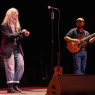 Patti Smith byla na pódiu se třemi muzikanty