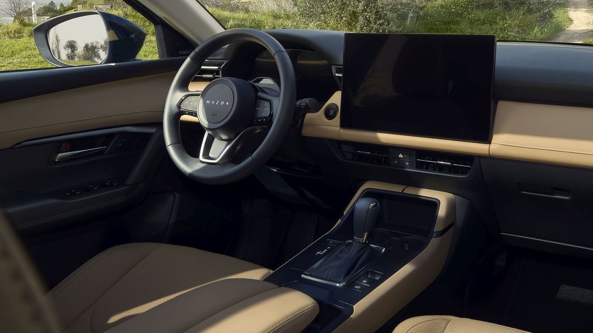 Bez tlačítek je to lepší, hájí Mazda kompletní přechod na dotykovou obrazovku v nové CX-5
