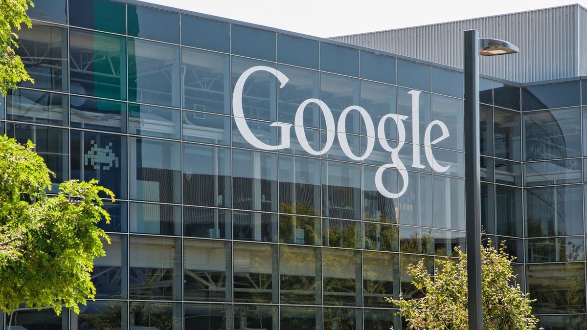 Mapovací auto ho vyfotilo nahého na jeho pozemku. Google musí Argentinci zaplatit statisíce