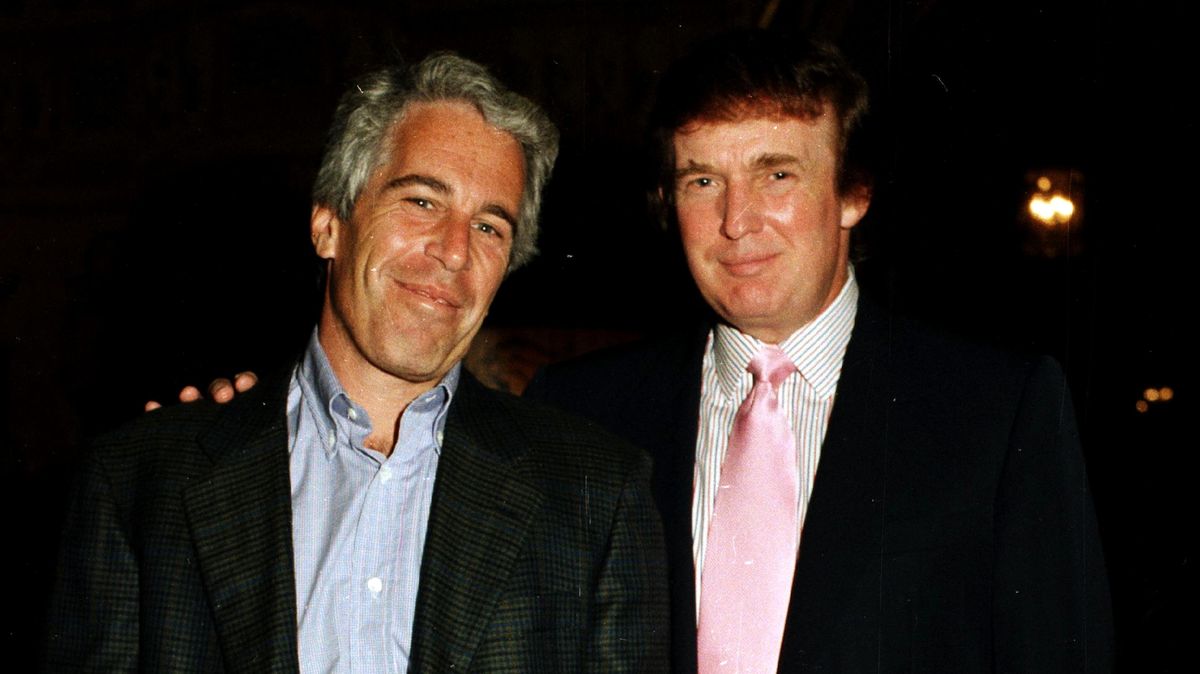 Trump tvrdí, že mu Epstein „kradl“ nezletilé zaměstnankyně z Mar-a-Lago
