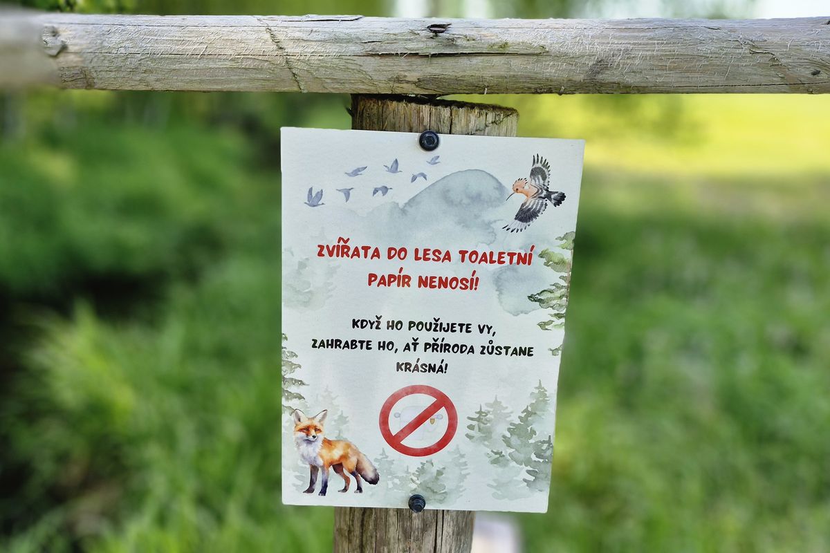Myslivci vadí odpadky kolem Velkého Dářka, spustil kampaň proti toaletnímu papíru