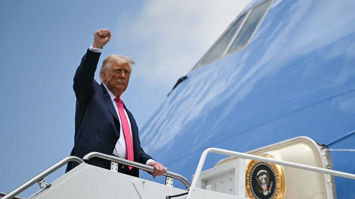 Trump nechce novináře WSJ na palubě Air Force One. Kvůli článku o Epsteinově kauze