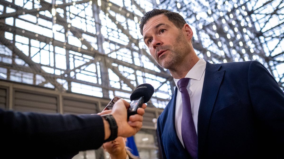 Syna švédského ministra identifikovala bezpečnostní služba jako krajně pravicového aktivistu