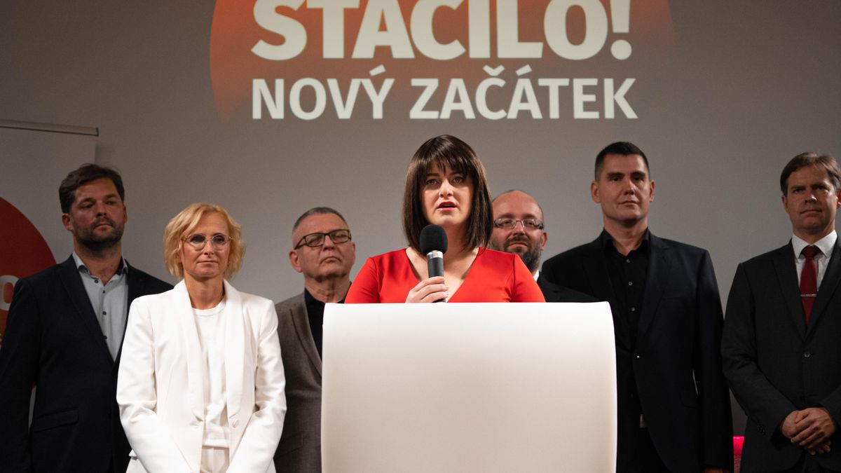 Memorandum se Stačilo! nutí SOCDEM prosazovat jeho program. Odešlo 1300 členů