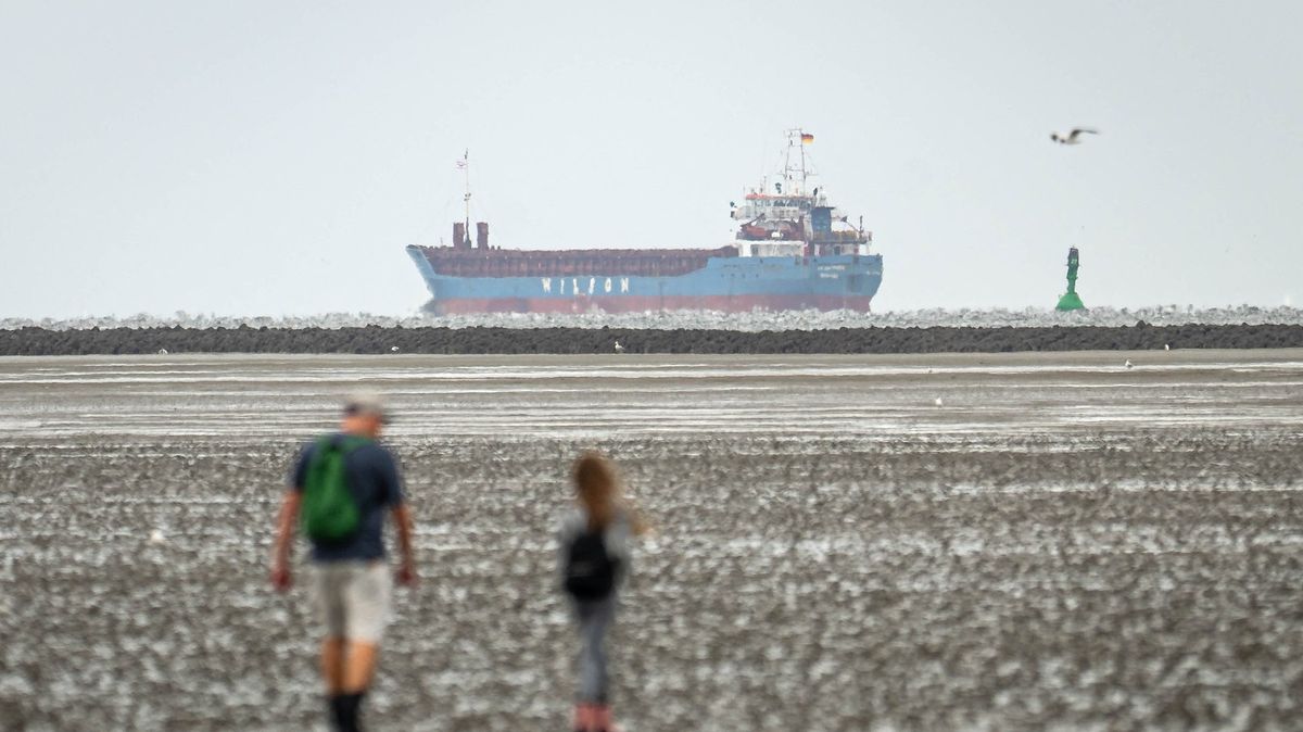 V ústí Labe do moře se srazila loď s tankerem