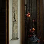 Interiér domu zdobí spousta přenádherných uměleckých děl, která mu dodávají osobitou atmosféru.