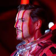 Pochybnosti, nejistota a zodpovědnost. Především lidé, až potom hrdinové