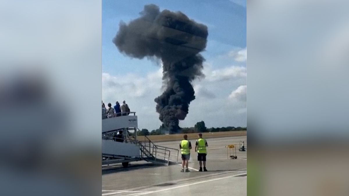 Na britském letišti Southend se zřítilo malé letadlo