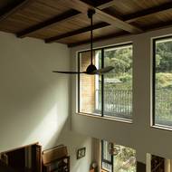 Pohled na obytnou část z galerie