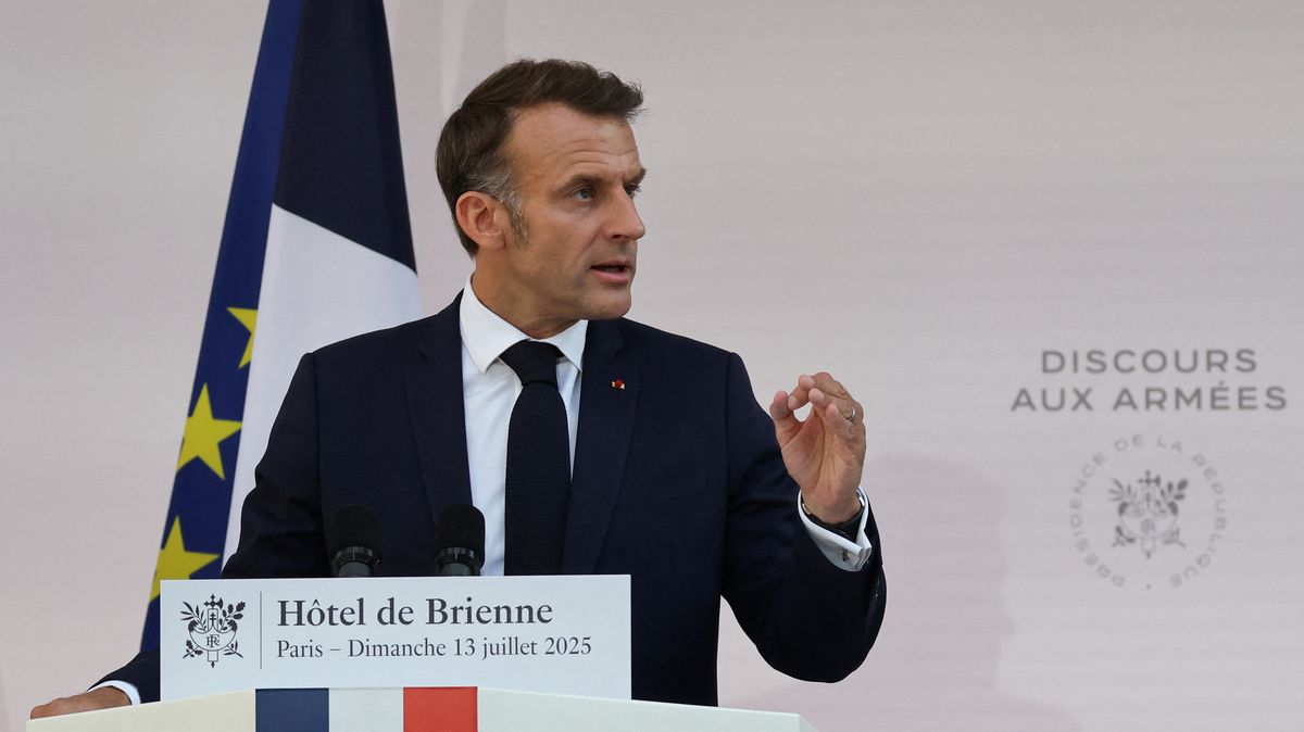 Macron: Francie dá dalších 6,5 miliardy eur na výdaje na obranu