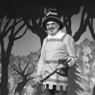 Zdeněk Svěrák ve hře Dlouhý, široký a krátkozraký (premiéra 1974)