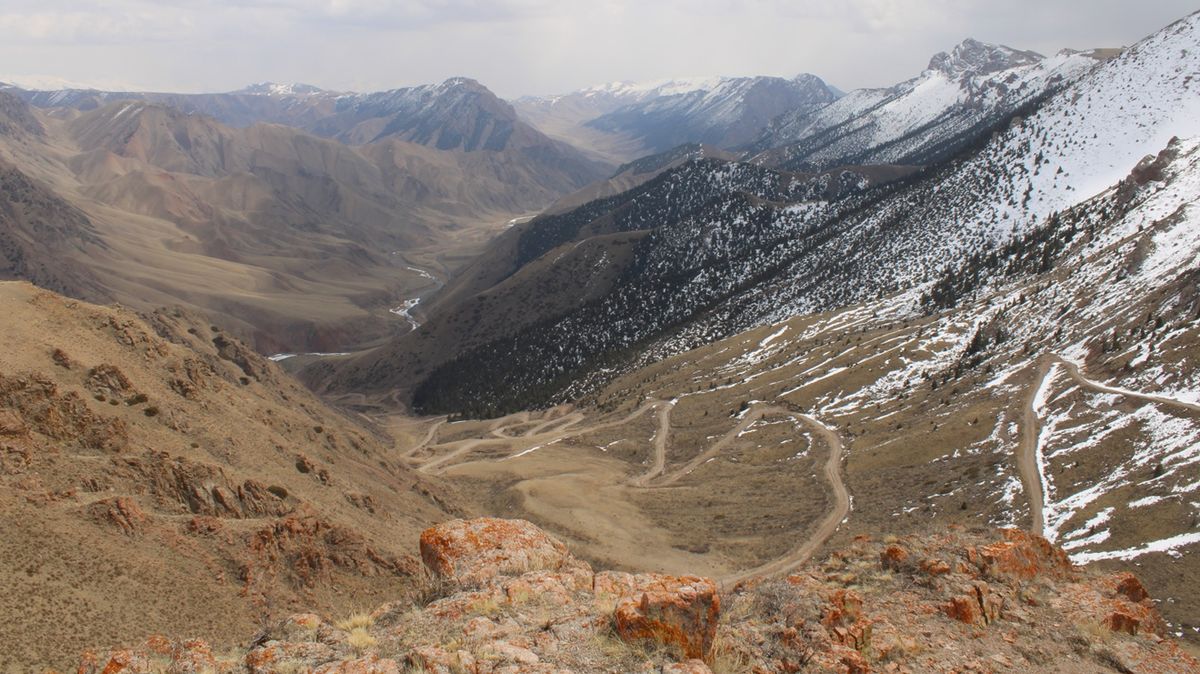 S přejetou nohou, ve velbloudím kabátu a bez nafty. Na cestu Kyrgyzstánem Čech nezapomene