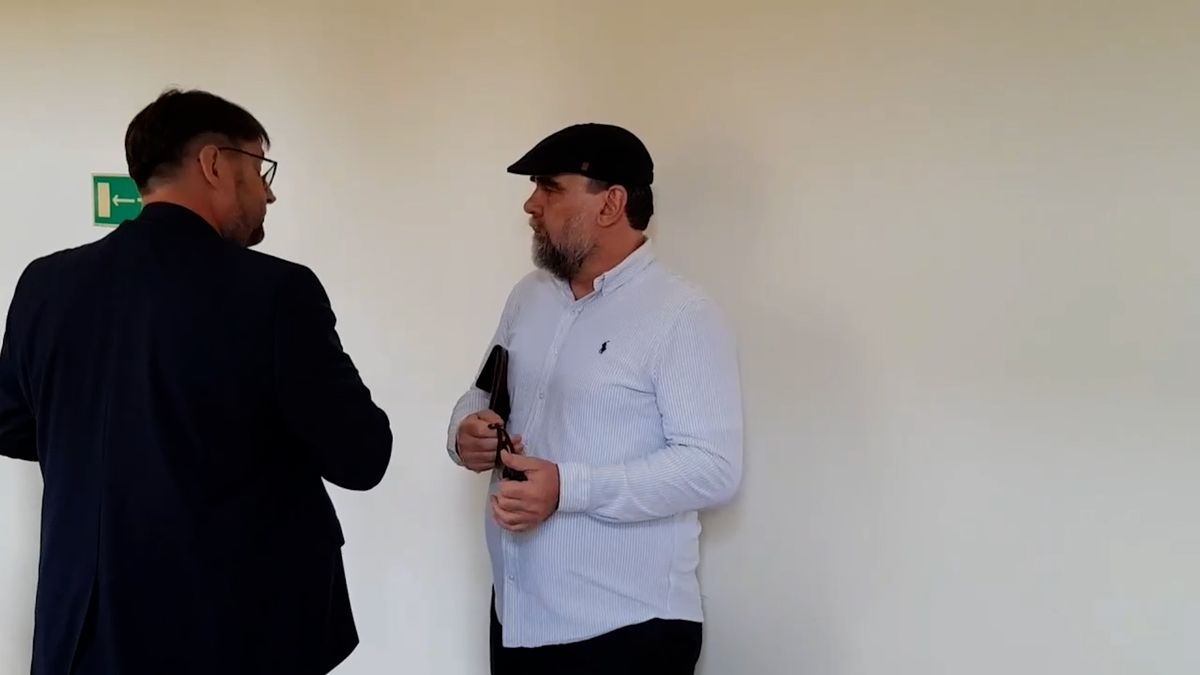 Za „nahá sezení“ a sexuální nátlak zpřísnil soud životnímu kouči trest