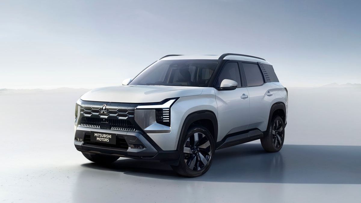 Mitsubishi Destinator přijíždí jako sedmimístné SUV