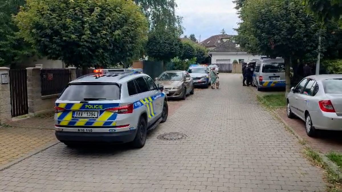 Matka v Horních Počernicích pobodala svou nezletilou dceru
