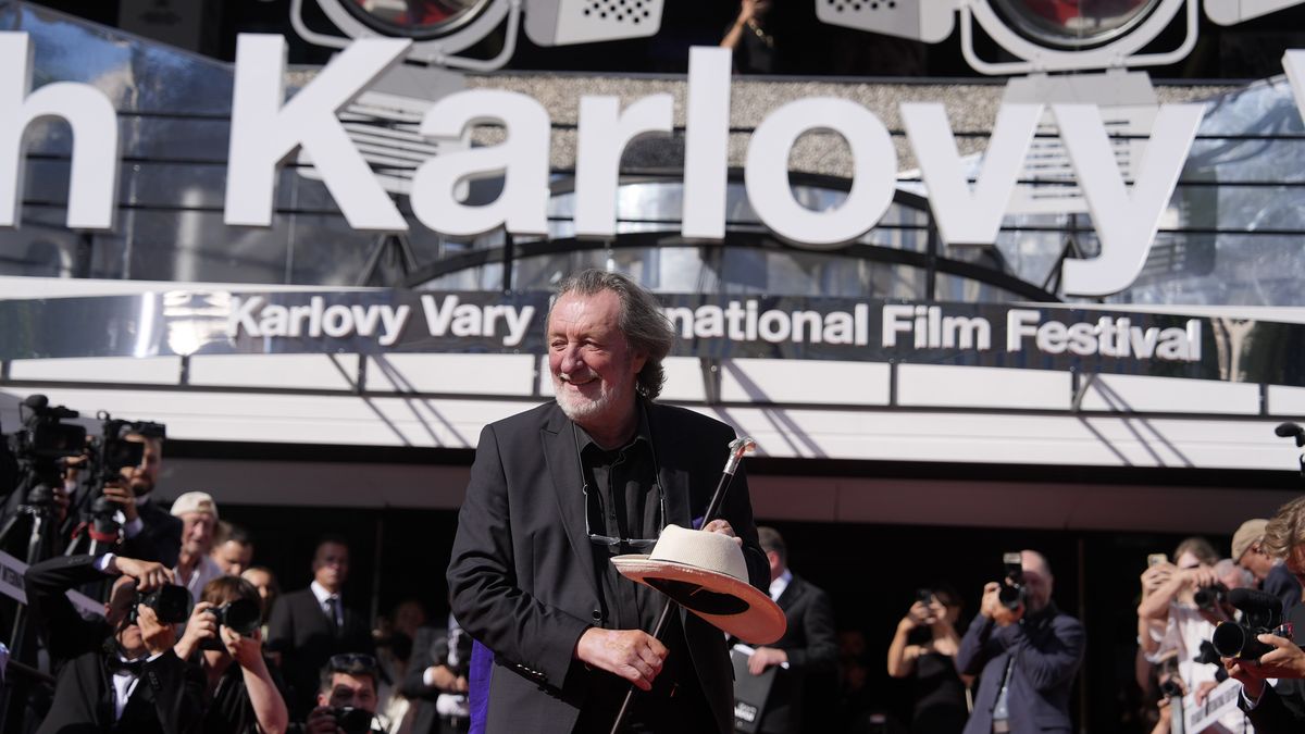 Opět hezky česky aneb Festivalová znělka po polívkovsku