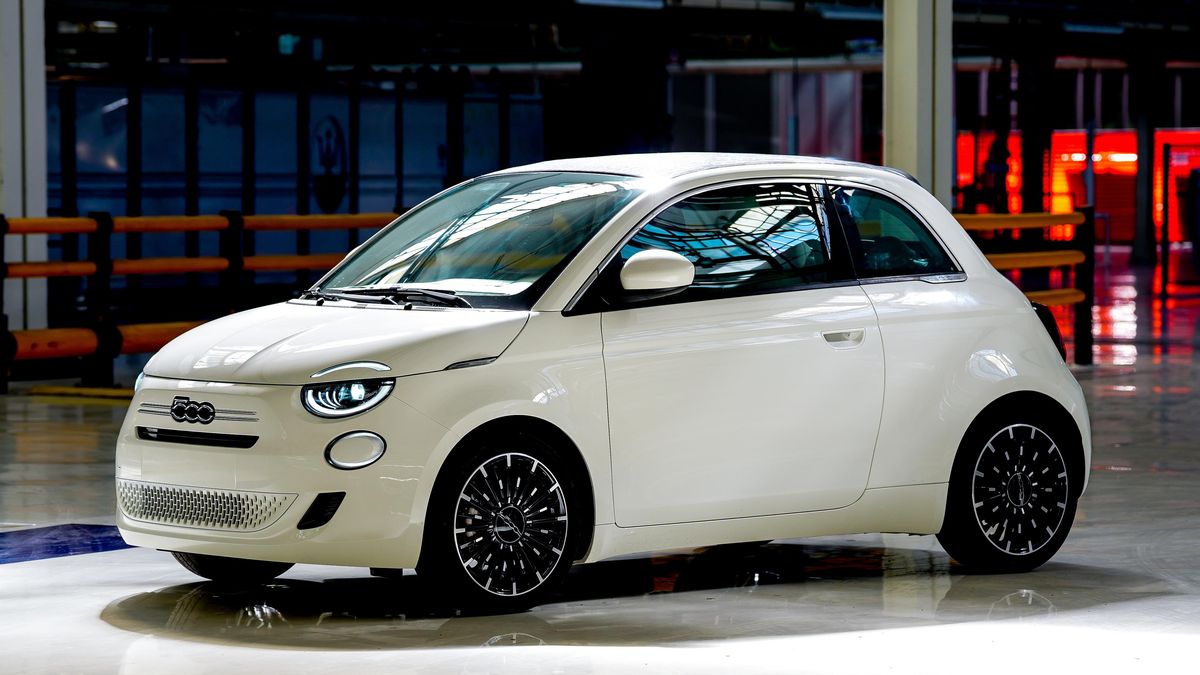 Sázka na elektromobil nevyšla, nový Fiat 500 se navzdory plánům vrací se spalovacím motorem