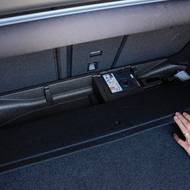 ... nebo kompresor na pneumatiky a další úložné prostory navíc.