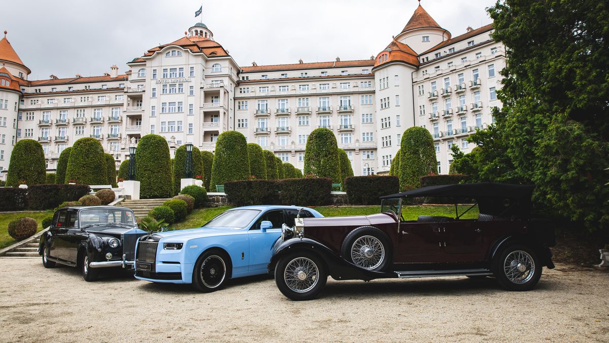 Rolls-Royce slaví v Karlových Varech 100 let limuzíny Phantom