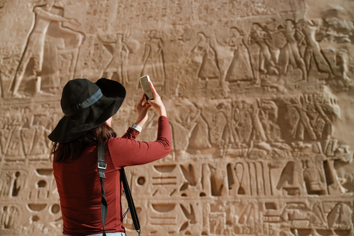 Egypt přitvrdil. Při opakovaných cestách tam mohou turistům přestat fungovat mobily