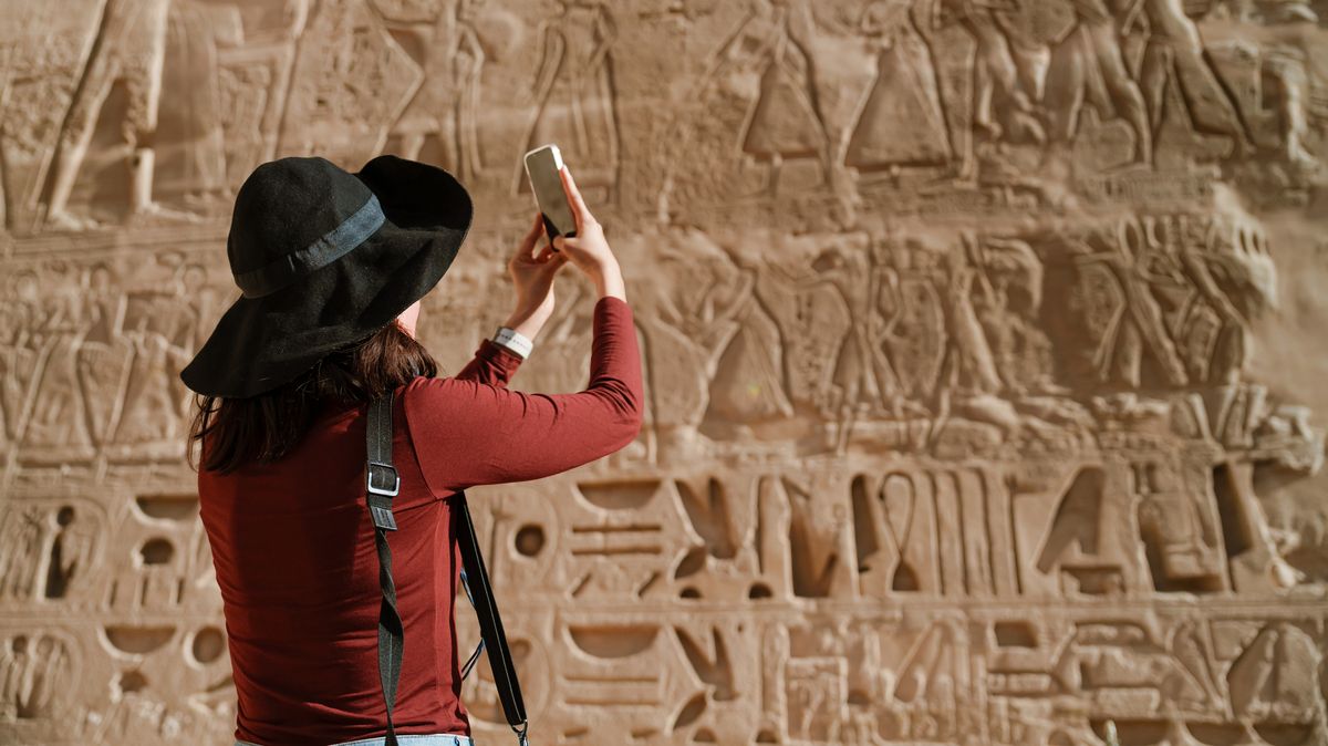 Egypt přitvrdil. Při opakovaných cestách tam mohou turistům přestat fungovat mobily