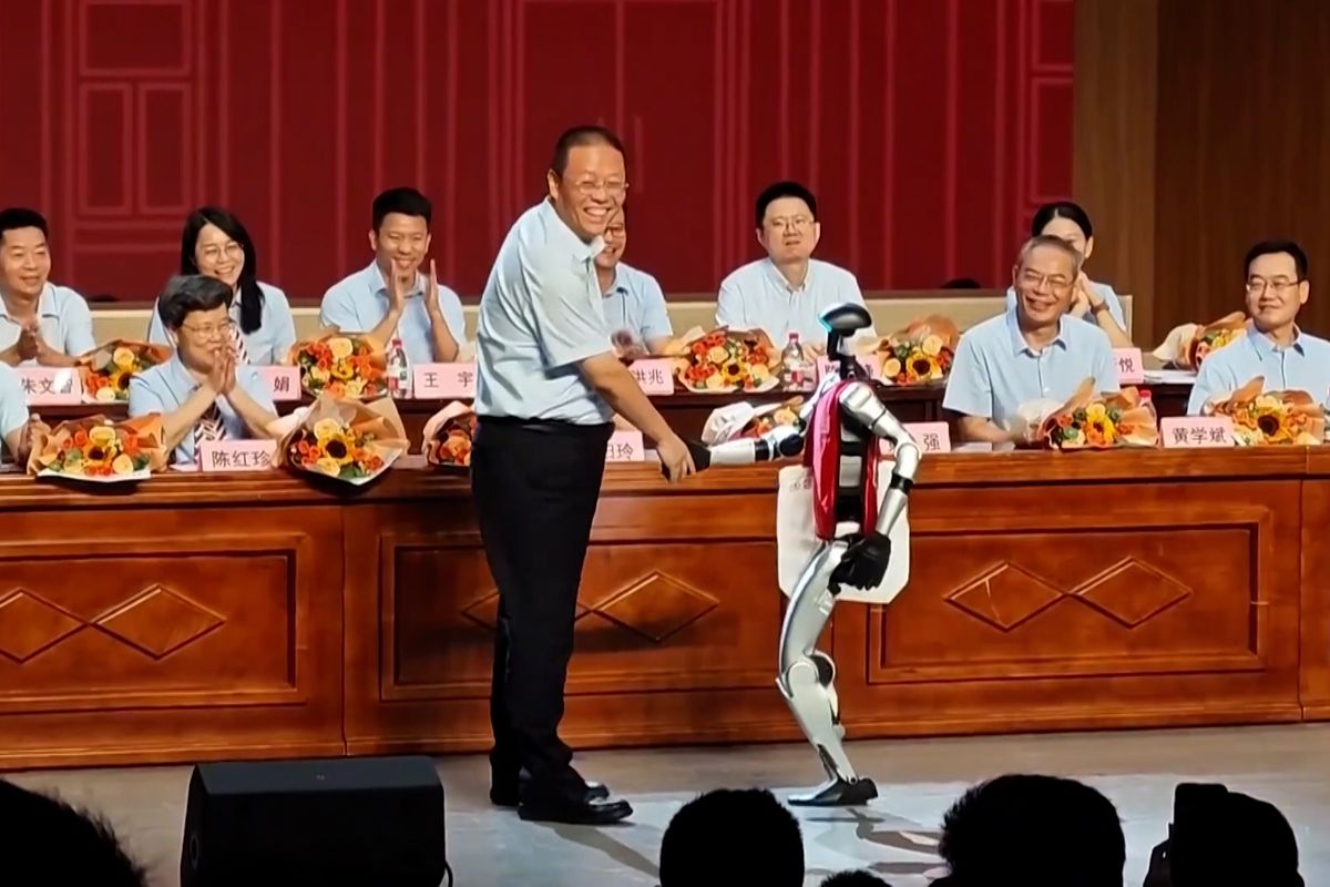 Na čínské střední škole „odmaturoval“ humanoidní robot