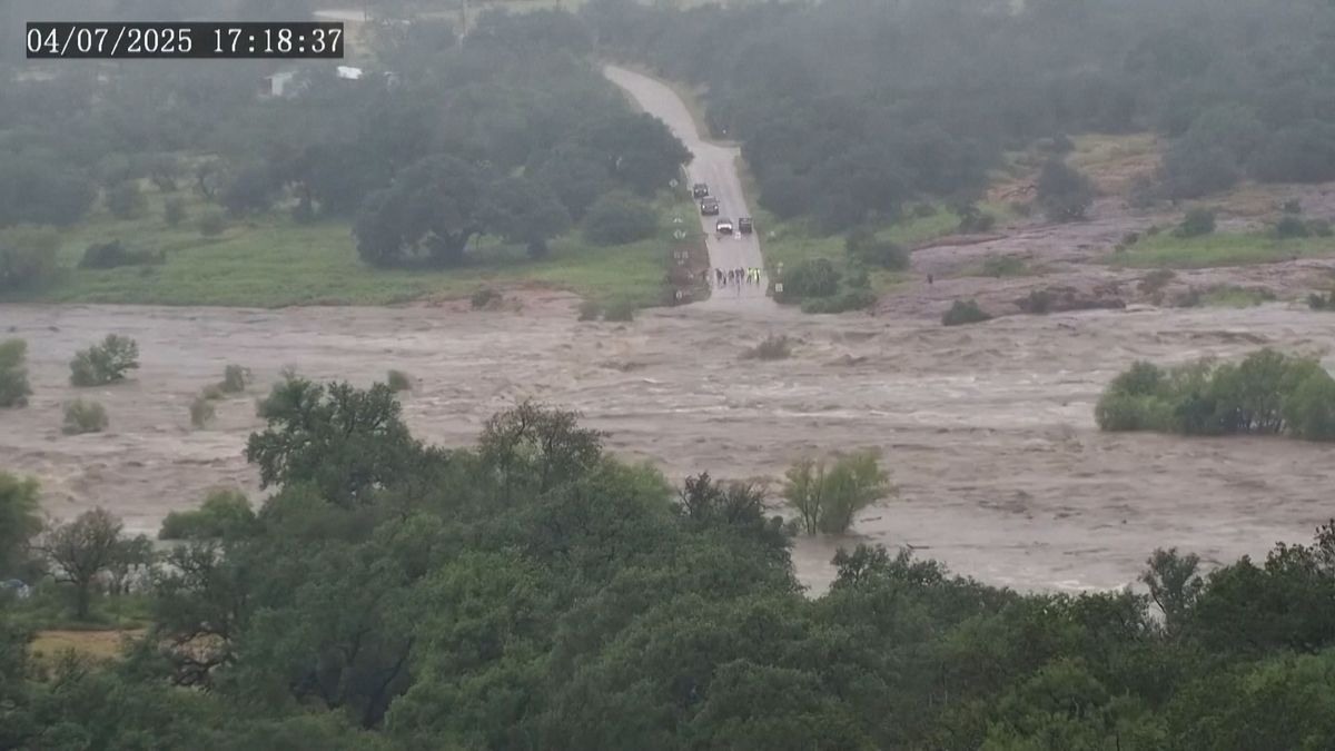 Tragédie v Texasu, povodně mají už přes 80 mrtvých