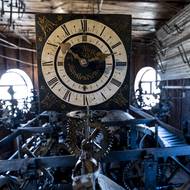 Zvonkohra z Lorety zněla poprvé 28. září 1695. Každý ze zvonů měl svého významného mecenáše. 