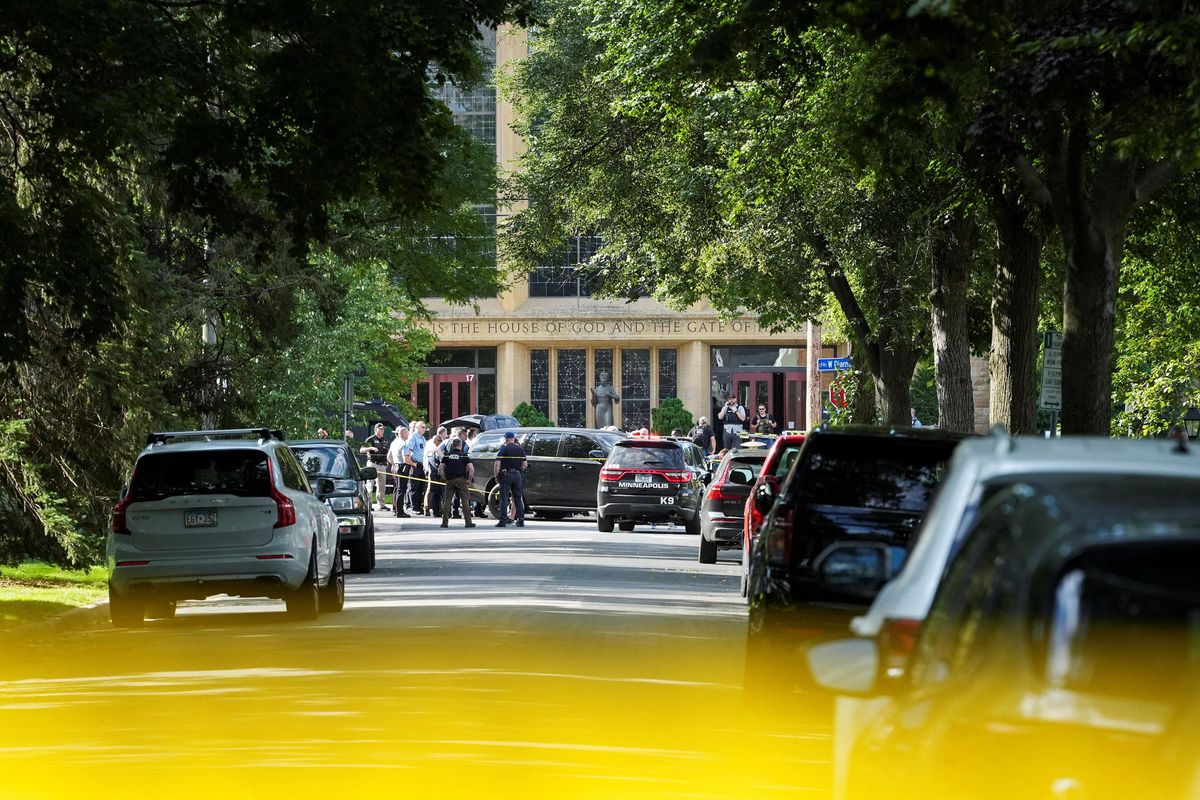 Masová střelba na církevní škole v Minnesotě. Dvě děti jsou mrtvé